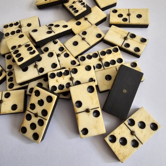 Vintage Domino bone and ebony antique game brass pin 21 dominoes dominos - Picture 1 of 16
